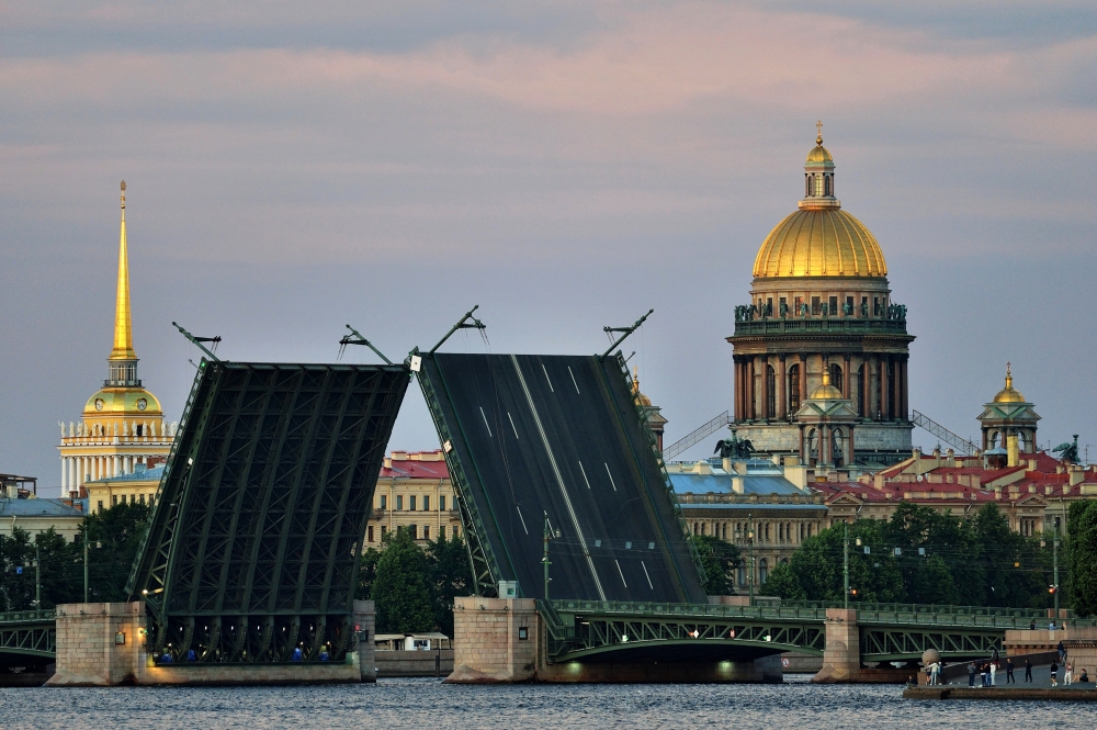Санкт-Петербургу исполняется 318 лет!