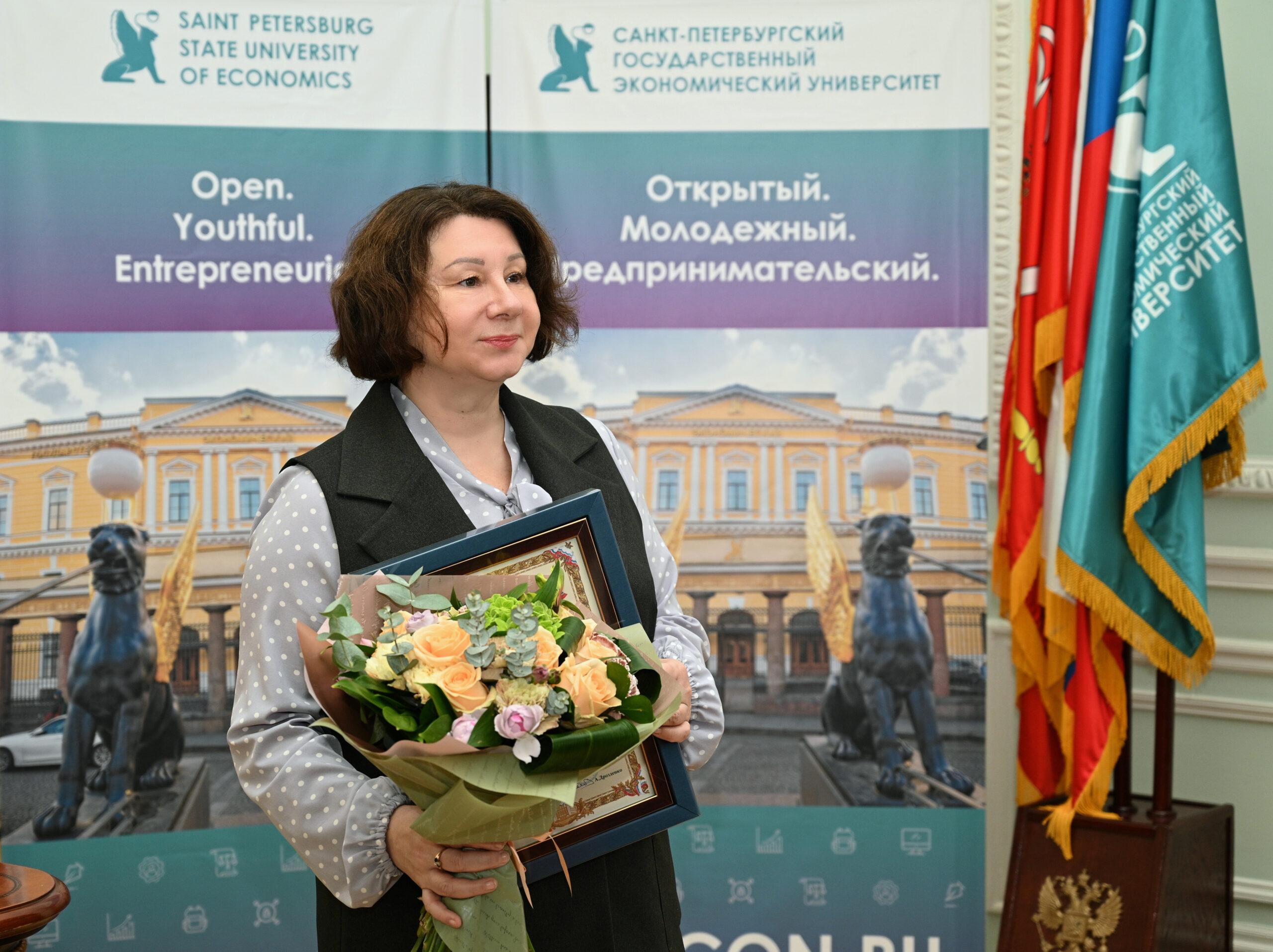Наталии Ивановой объявлена благодарность губернатора Ленинградской области