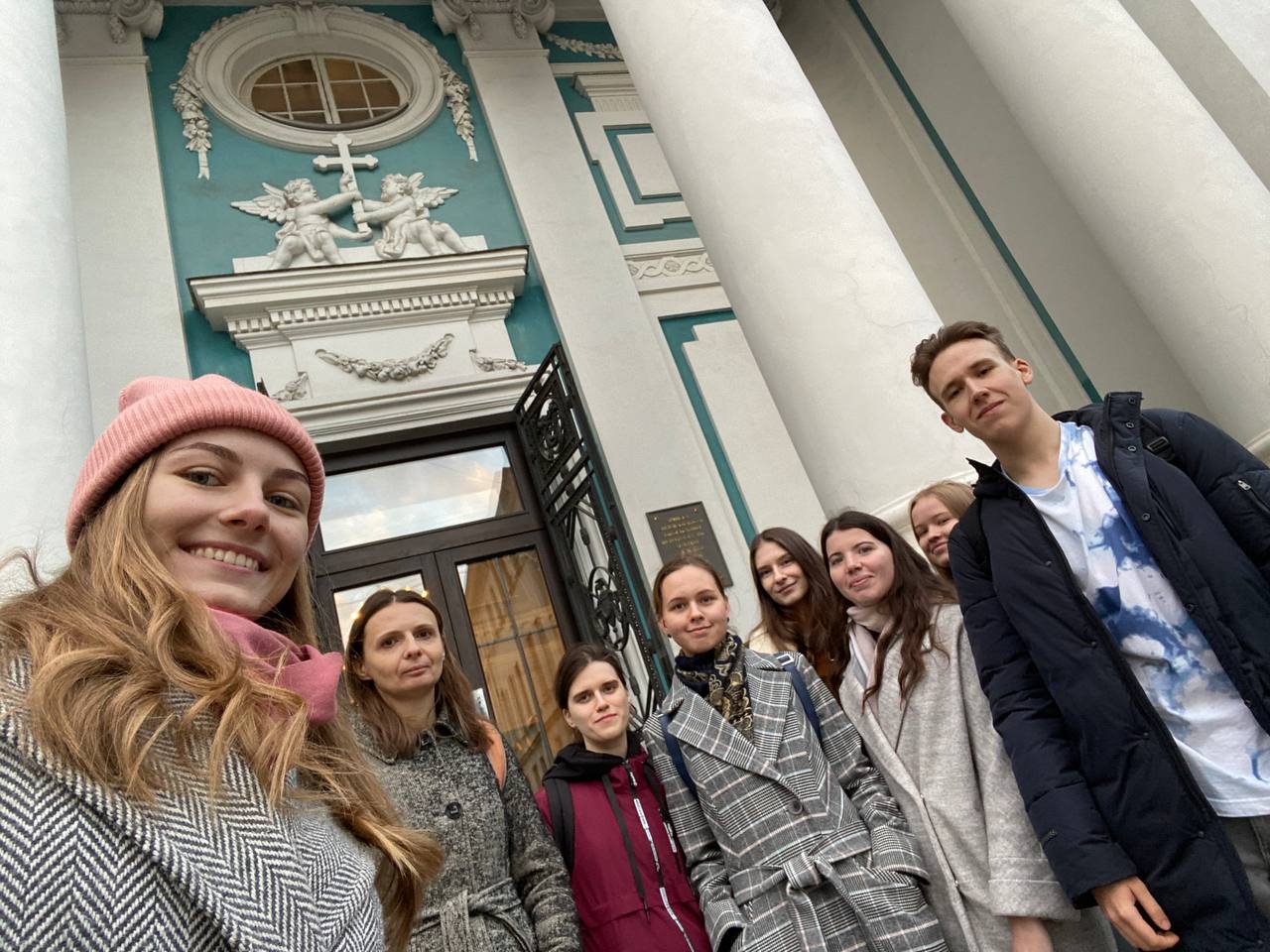 Студенты-международники посетили экскурсию в Петербурге