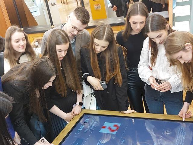 Студенты посетили музей Северо-Западного Главного управления Банка России