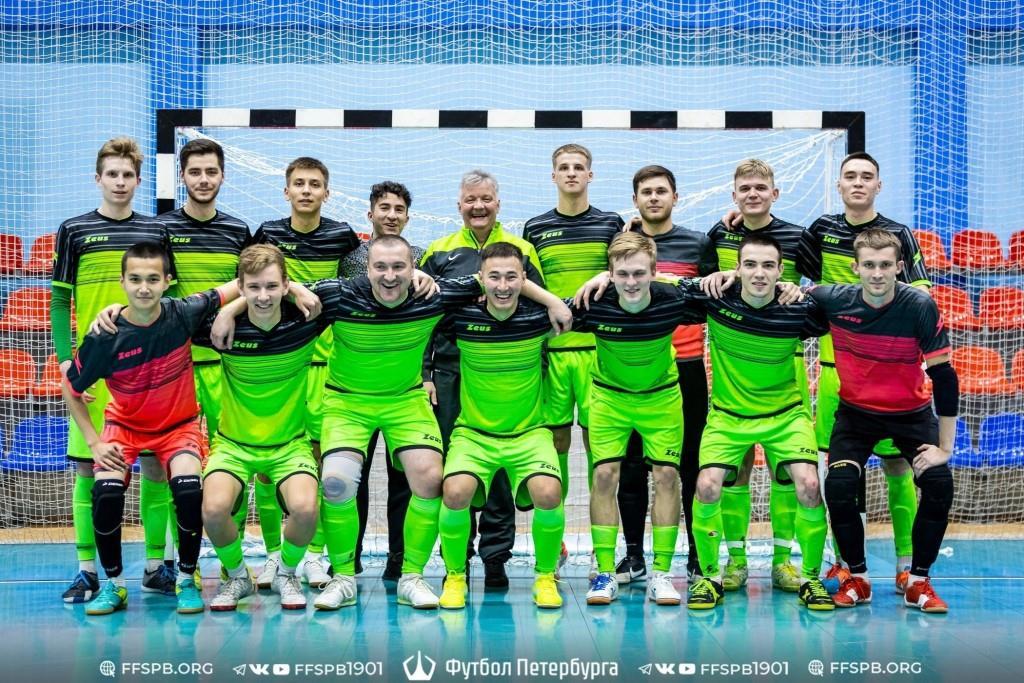 Сборная СПбГЭУ по мини-футболу заняла второе место среди вузов