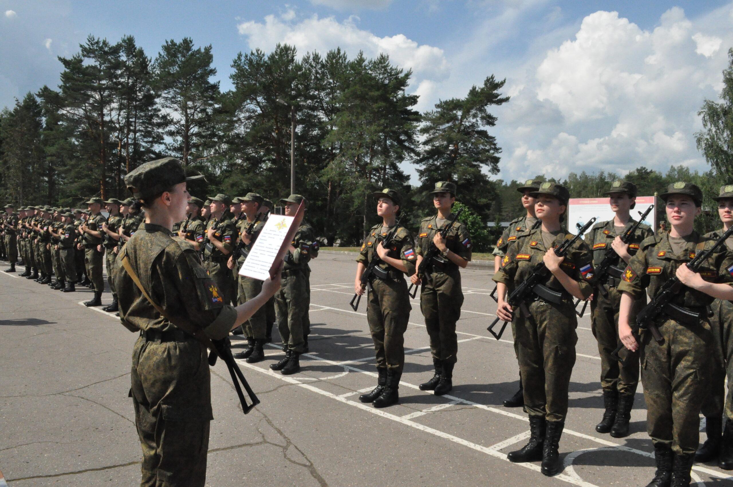 Студенты СПбГЭУ приняли военную присягу