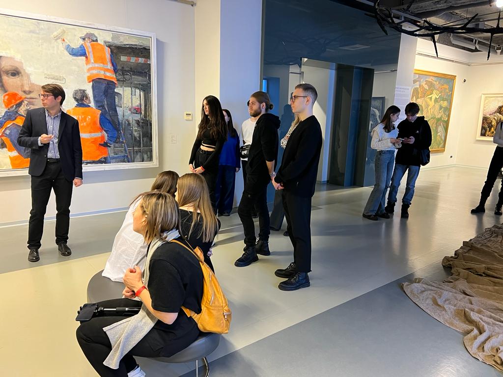 Студенты посетили музей современного искусства «Эрарта»