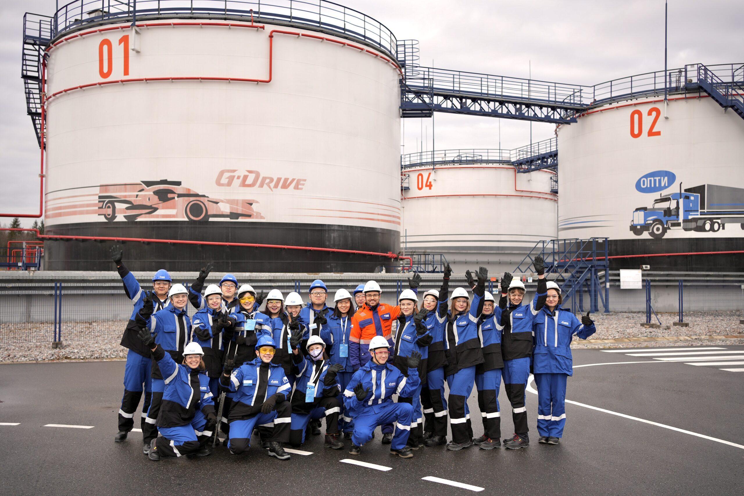 «Газпром нефть» показала студентам передовые технологии контроля качества топлива