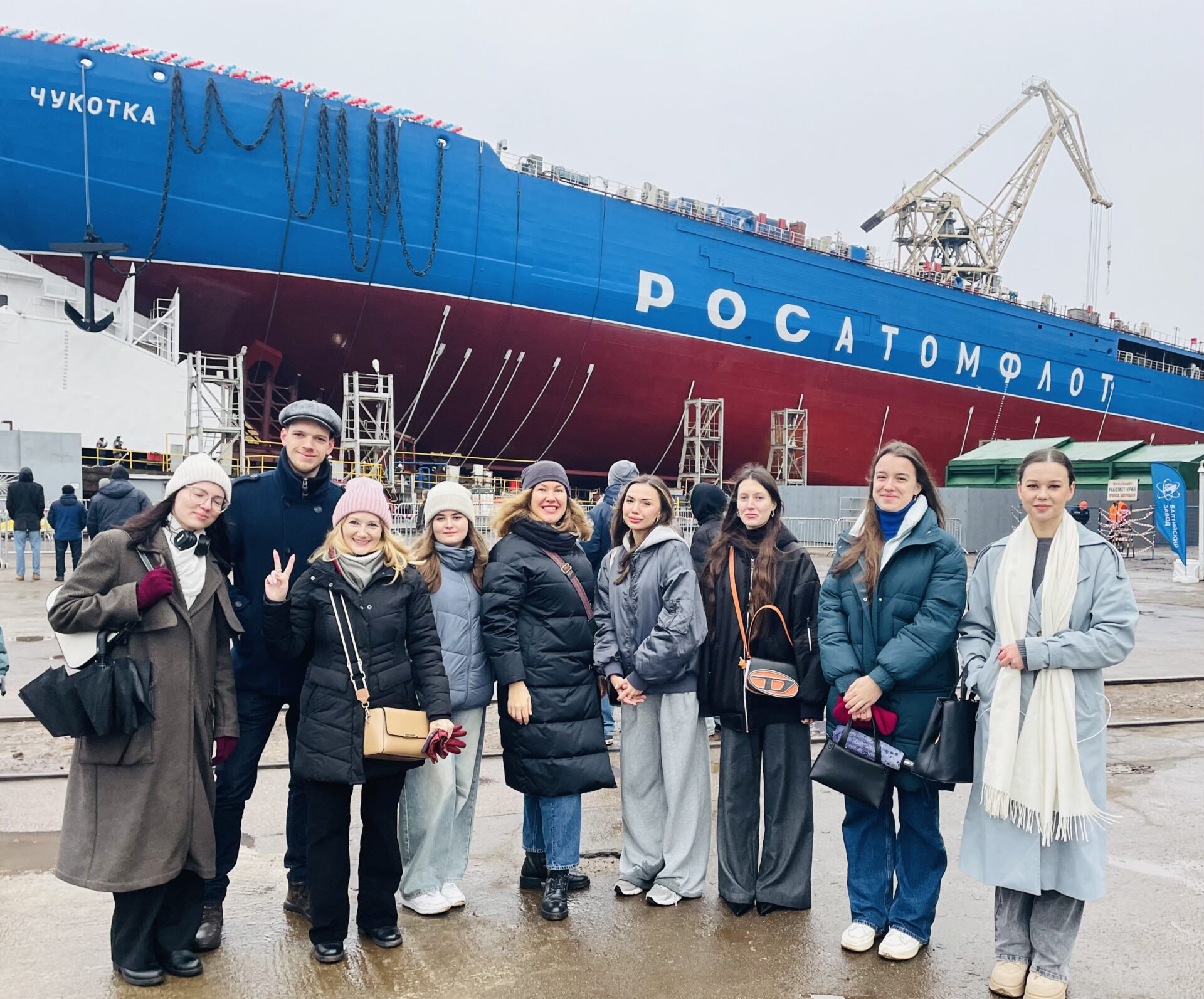 На торжественном спуске на воду атомного ледокола «Чукотка»