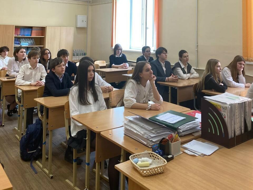 Амбассадоры профориентационного супермарафона начали работу в школах Петербурга