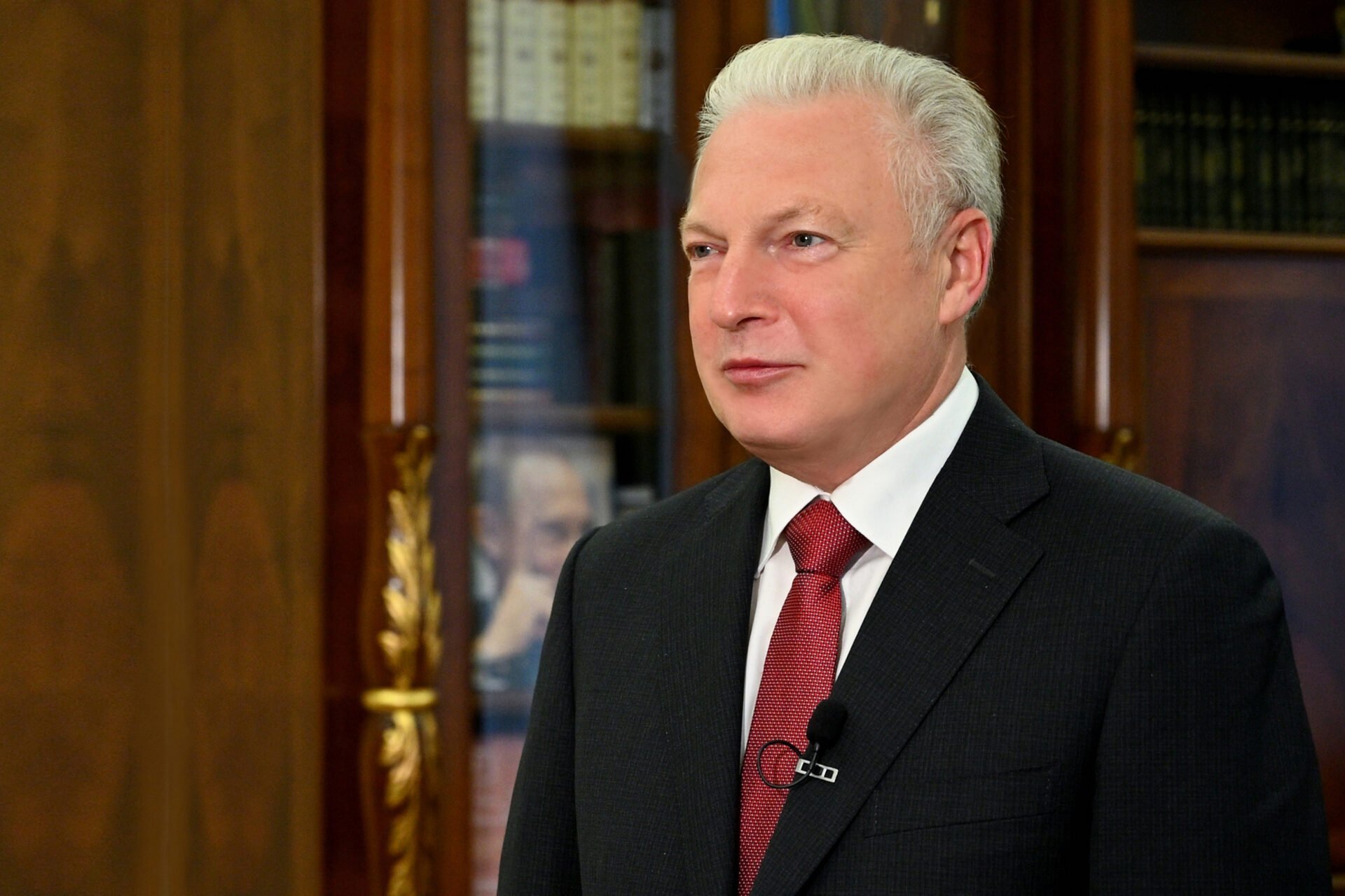 Игорь Максмицев в интервью РБК: «Мы учим тех, кто будет развивать экономику России»