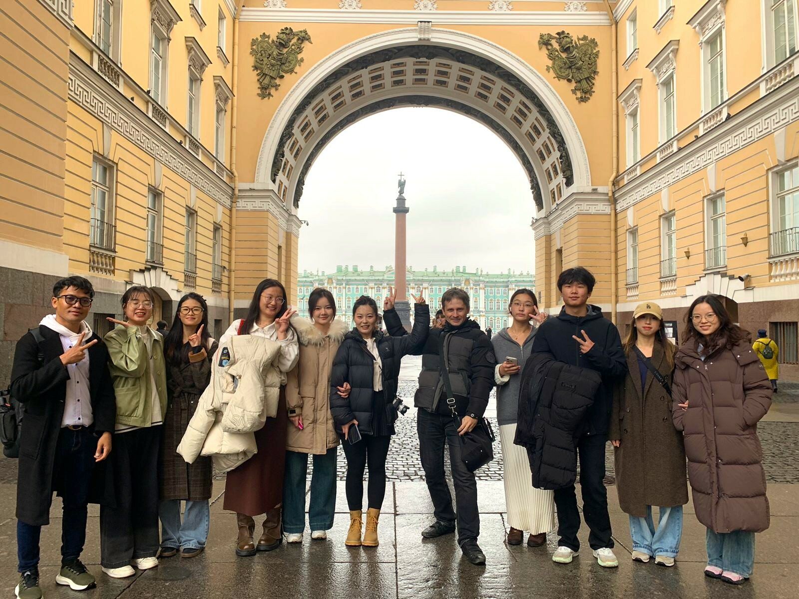 Иностранные студенты познакомились с Северной столицей