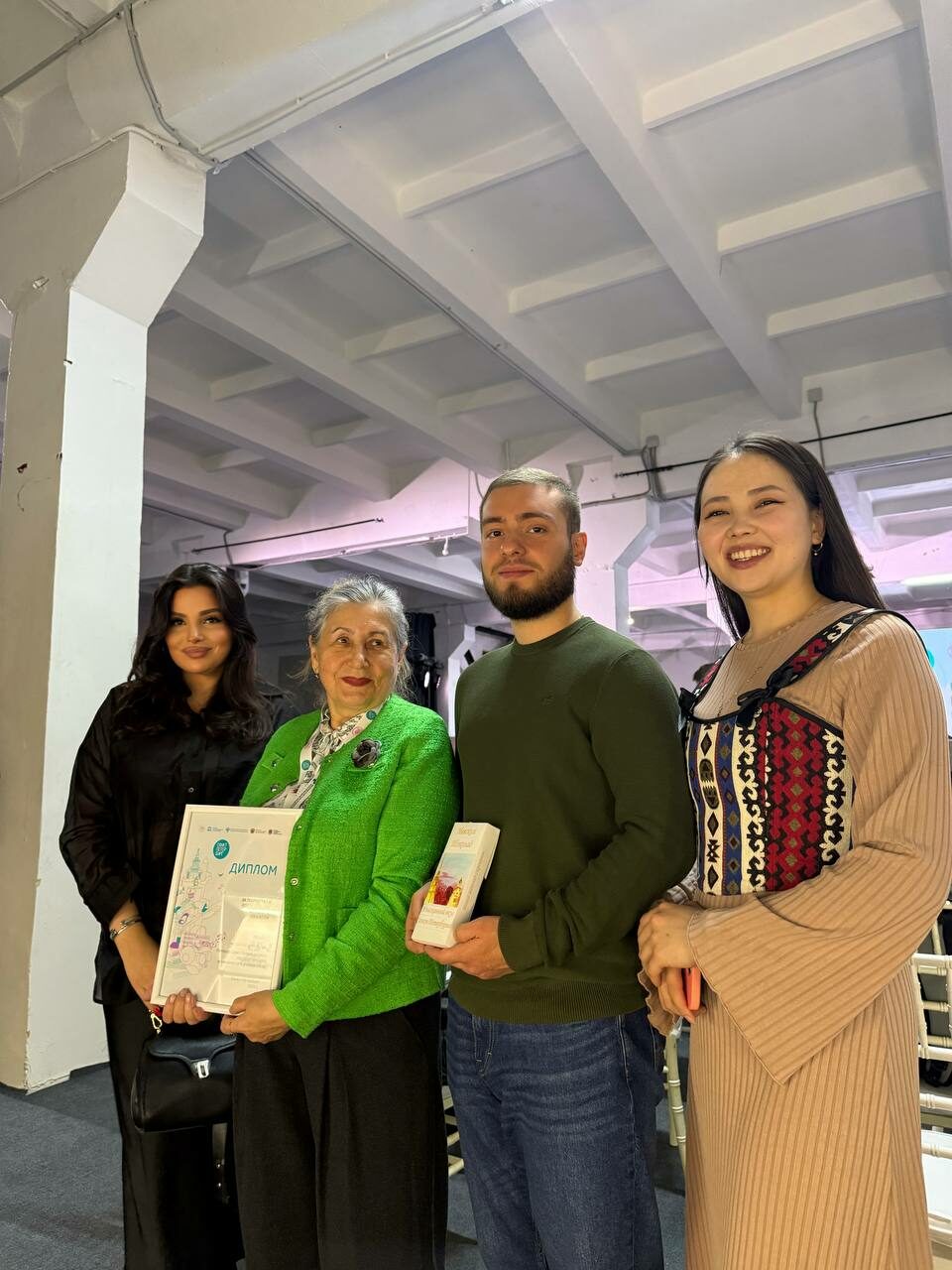Магистранты СПбГЭУ получили диплом на конкурсе сувенирной продукции