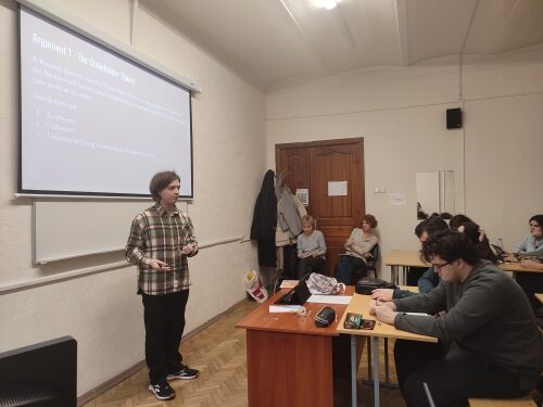 Открытое заседание клуба дебатов на английском языке