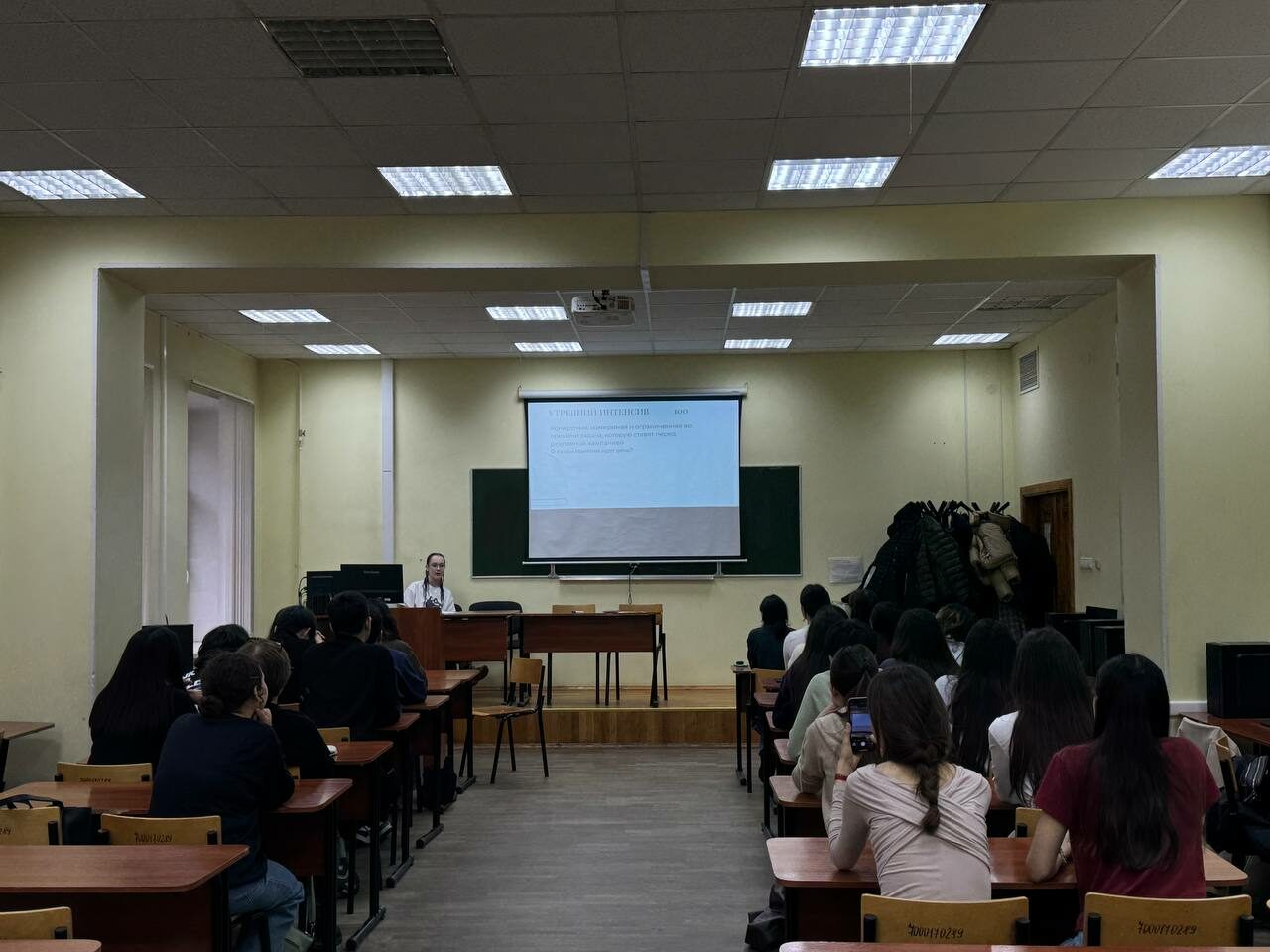 Школьники из Элисты приняли участие в профориентационном квизе