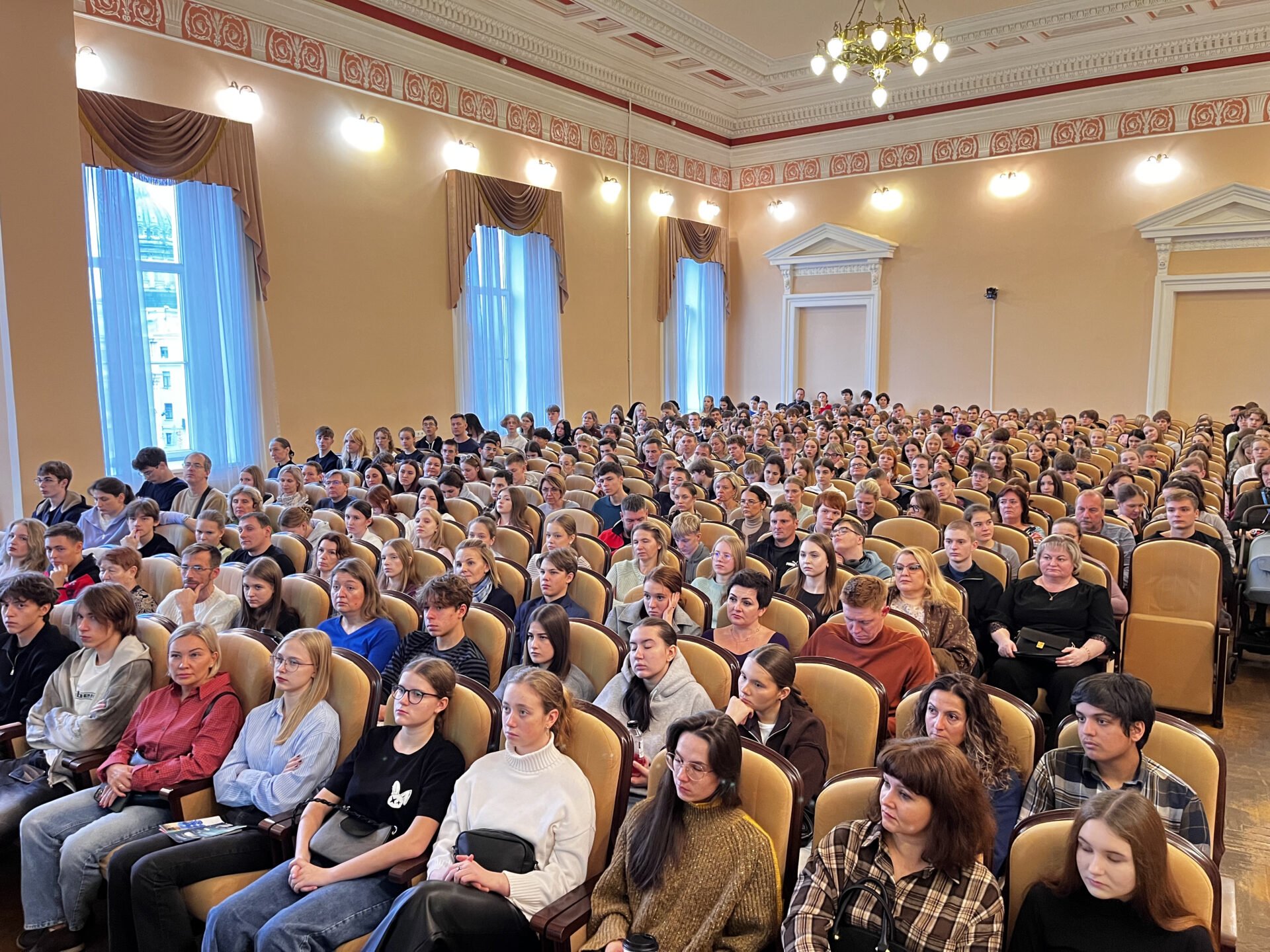 В СПбГЭУ прошел День открытых дверей