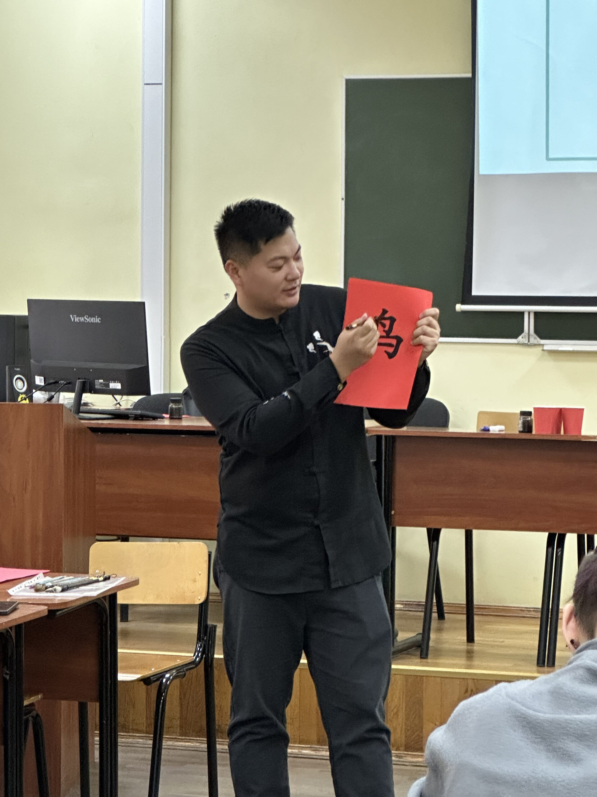 «Фестиваль профессий» открыл школьникам мир лингвистики и китайского языка