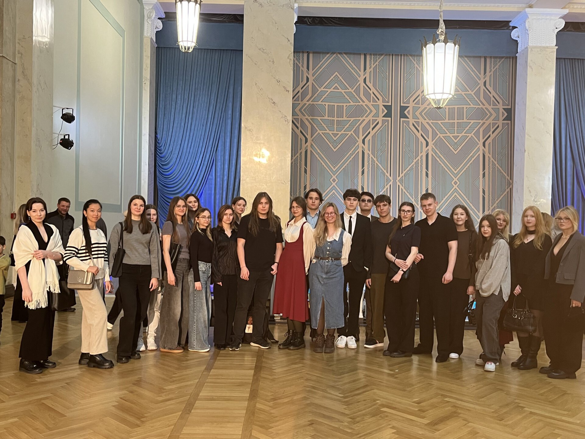 Студенты сыграли роль присяжных заседателей в спектакле «Свидетель обвинения»