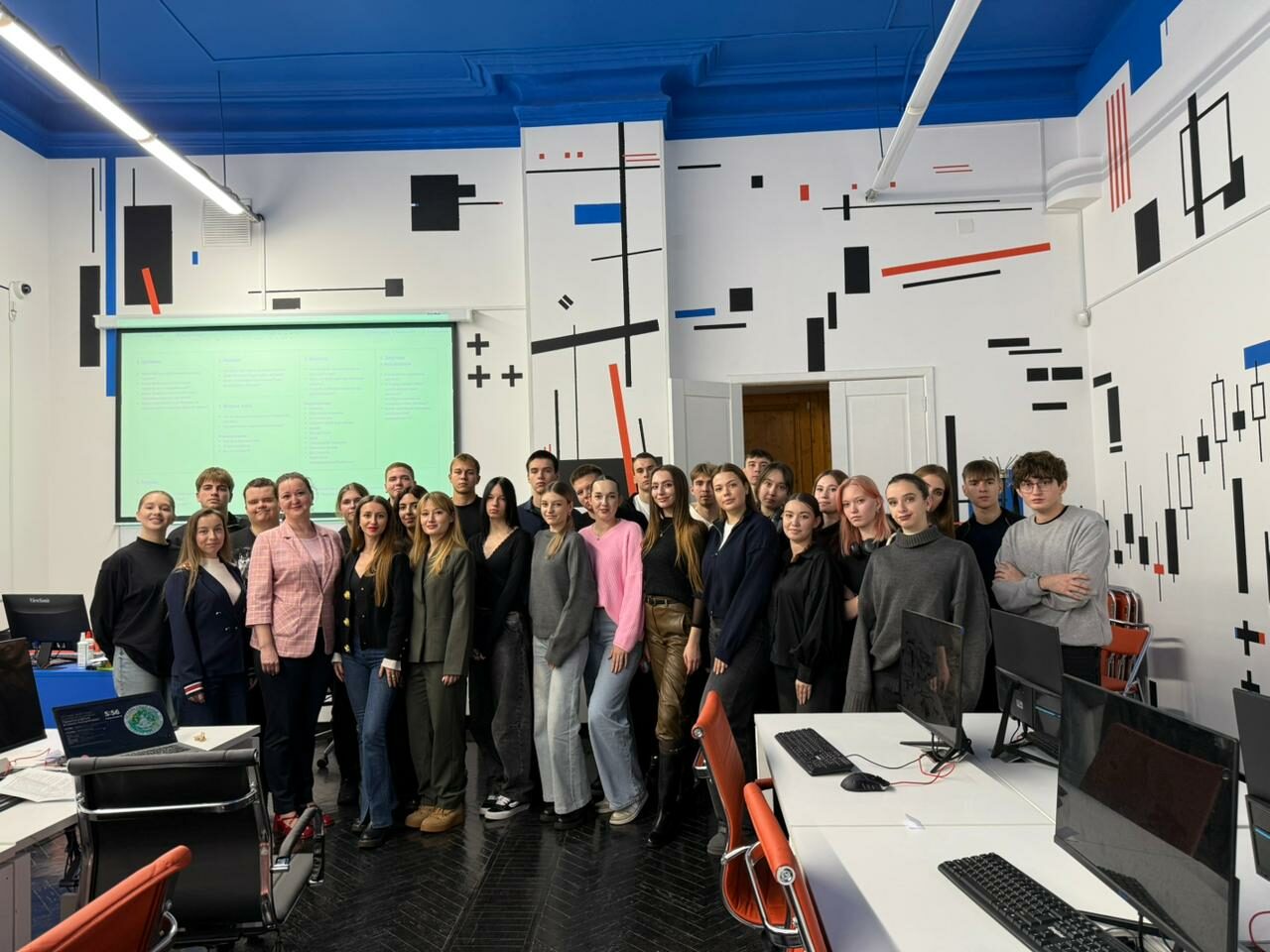 Кафедра финансов и «Газпромнефть» провели бизнес-игру «Бизнес-анализ»