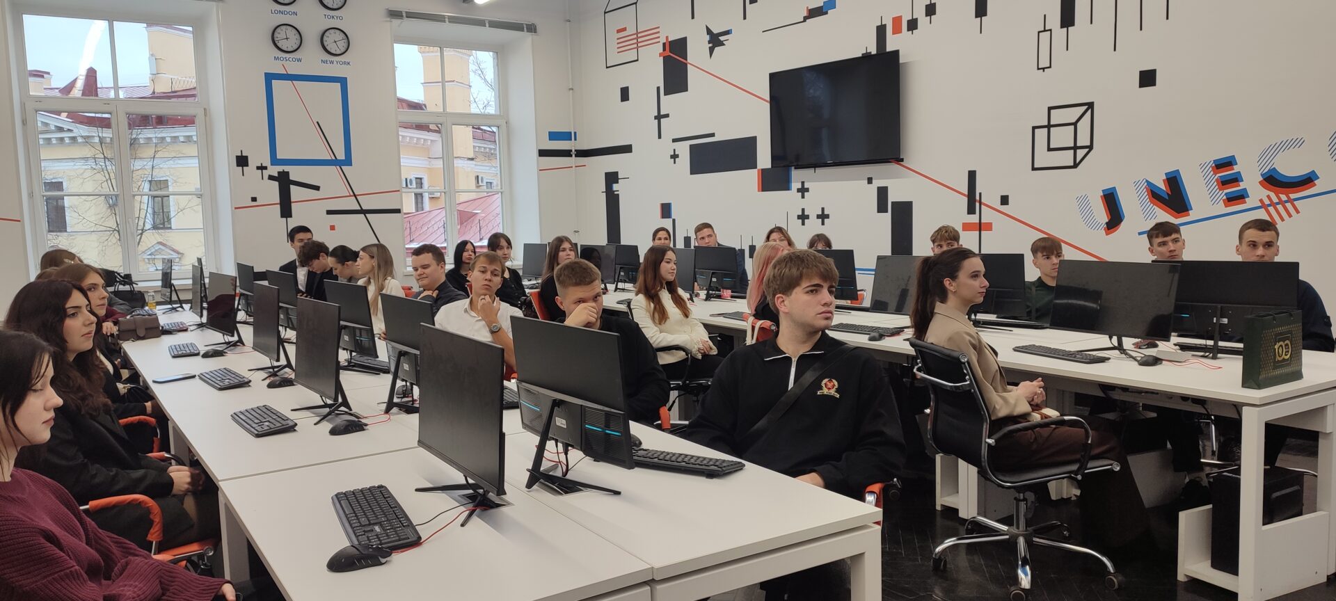 Игра для первокурсников от кафедры финансов «Квадратный метр миллионера»