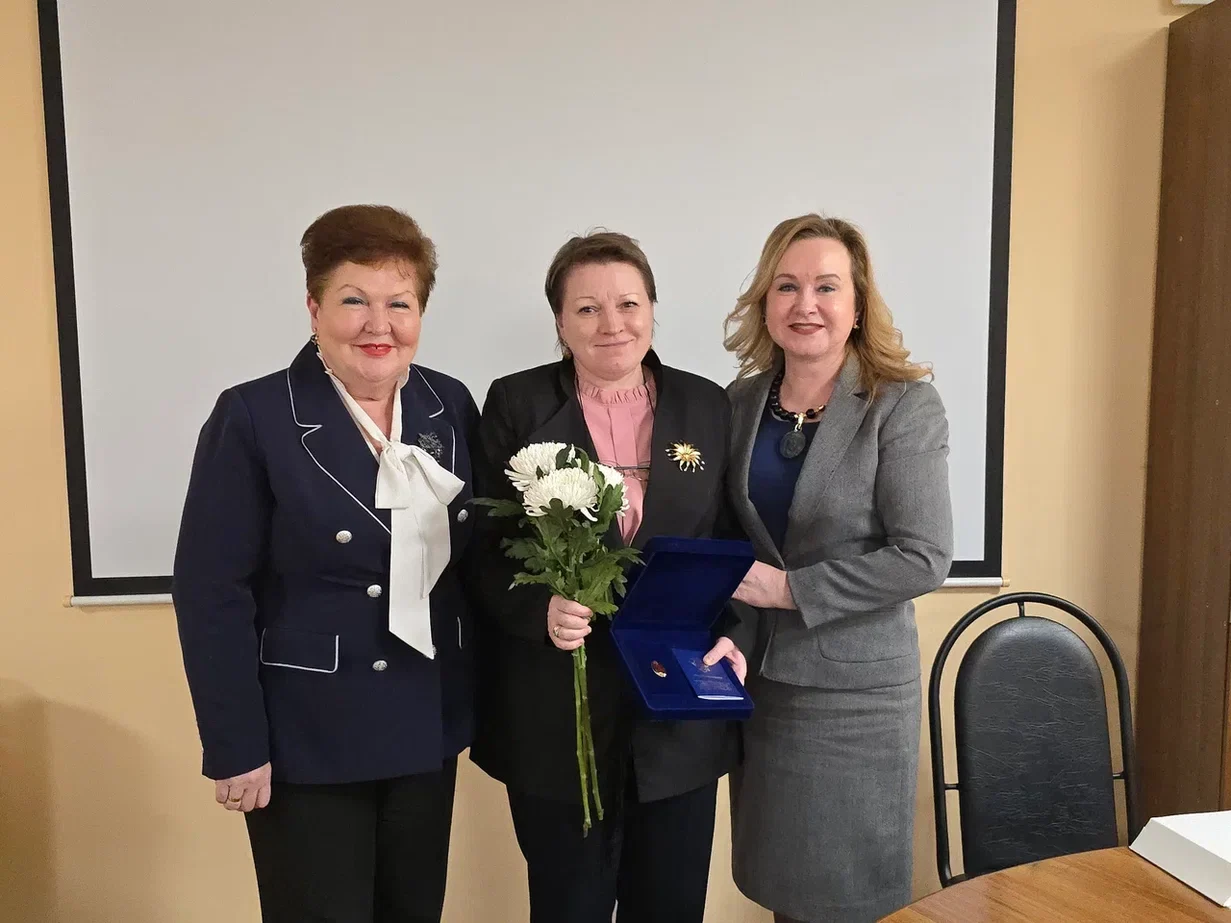 Н.И. Токаревой вручена ведомственная награда «Почетный наставник»