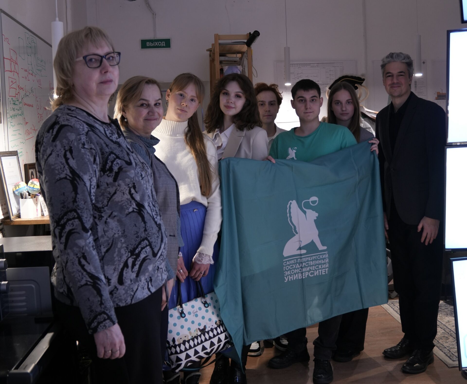 Экскурсия в&nbsp;Инвестиционно-аналитическую группу «ПКР»