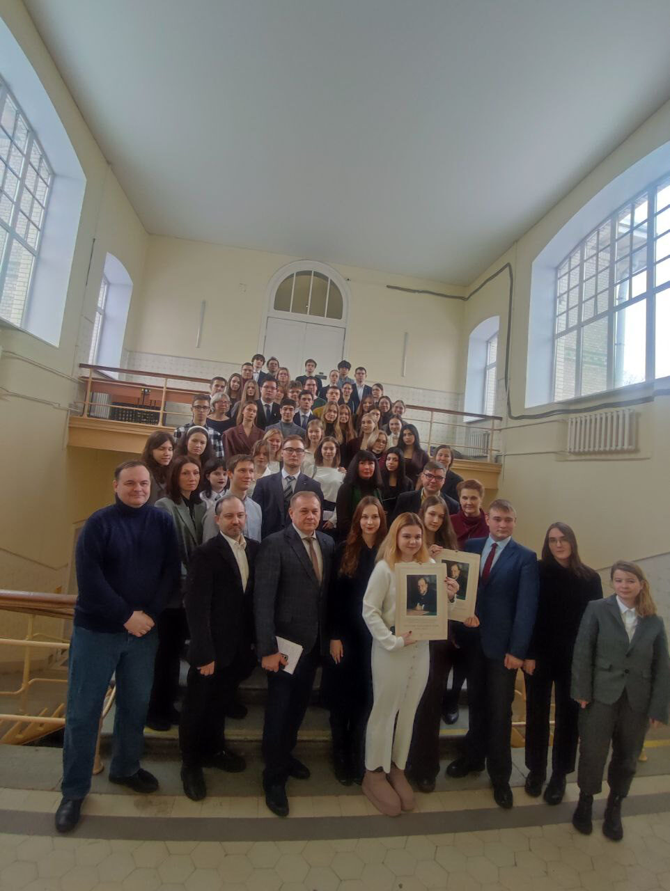 Участие преподавателей и&nbsp;студентов факультета в&nbsp;работе круглого стола