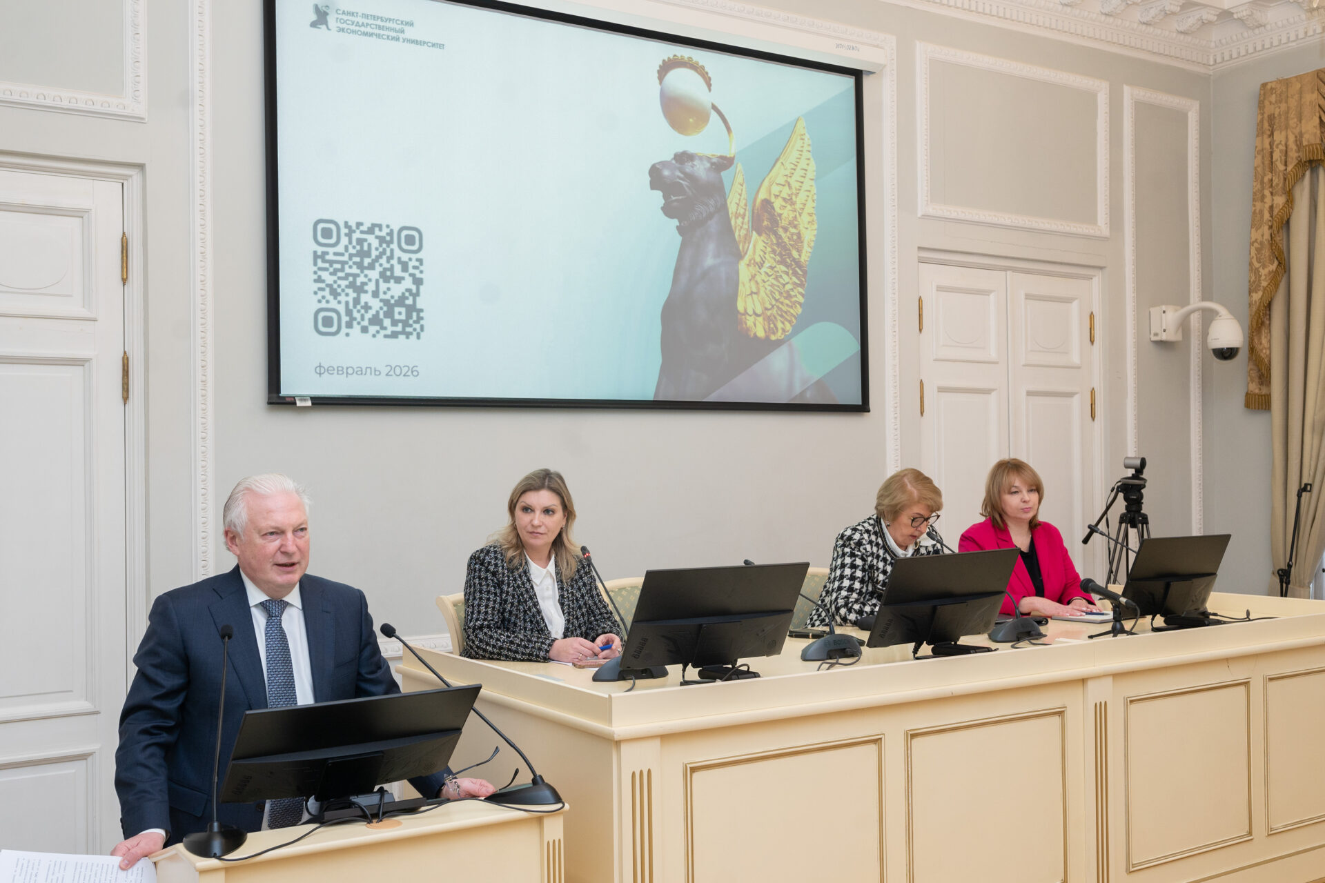 В&nbsp;СПбГЭУ обсудили стратегию поддержки молодых ученых на&nbsp;встрече с&nbsp;ректором