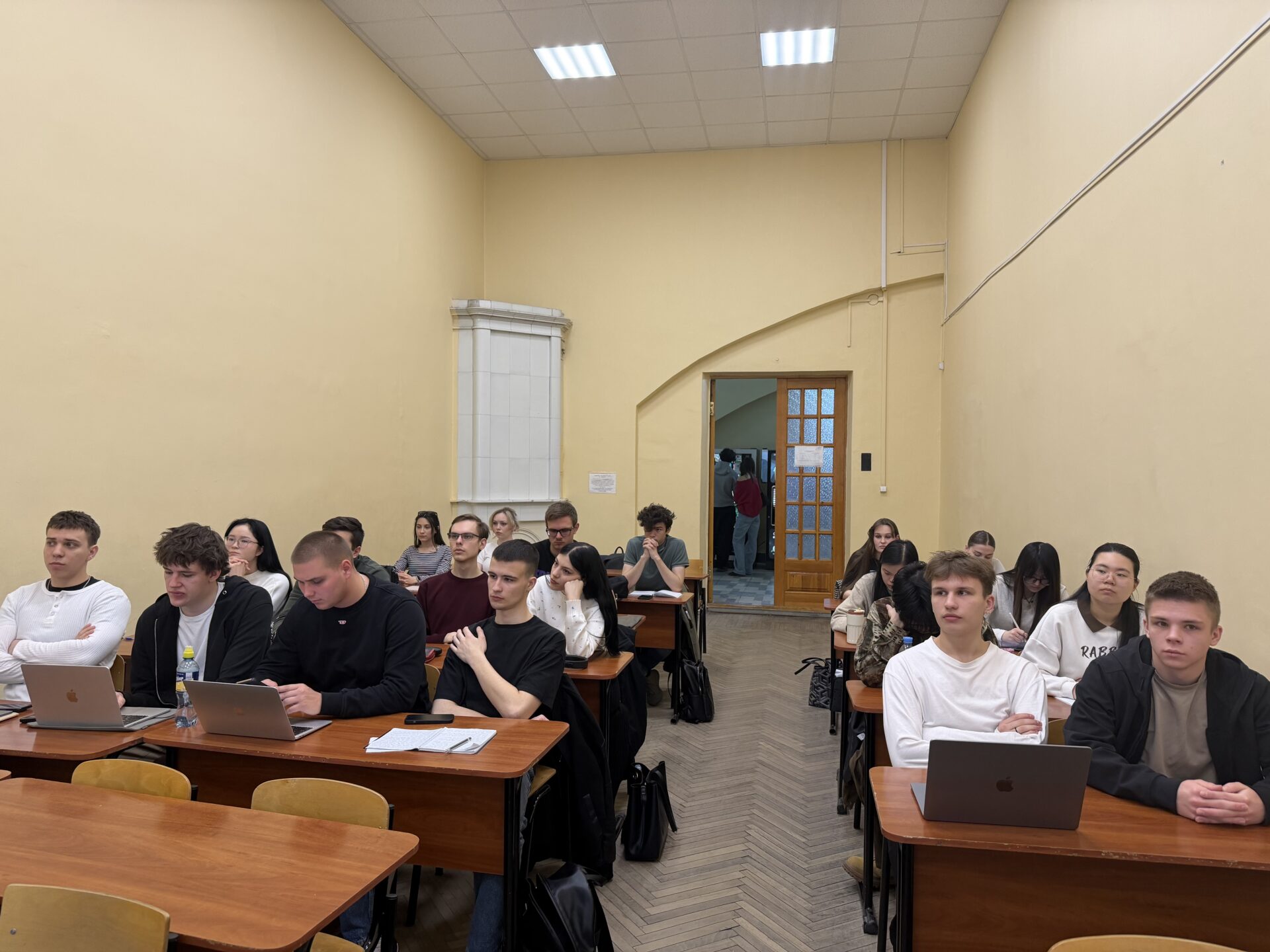 Студенты погрузились в&nbsp;тему инвестирования в&nbsp;рамках эстафеты «Мои финансы»