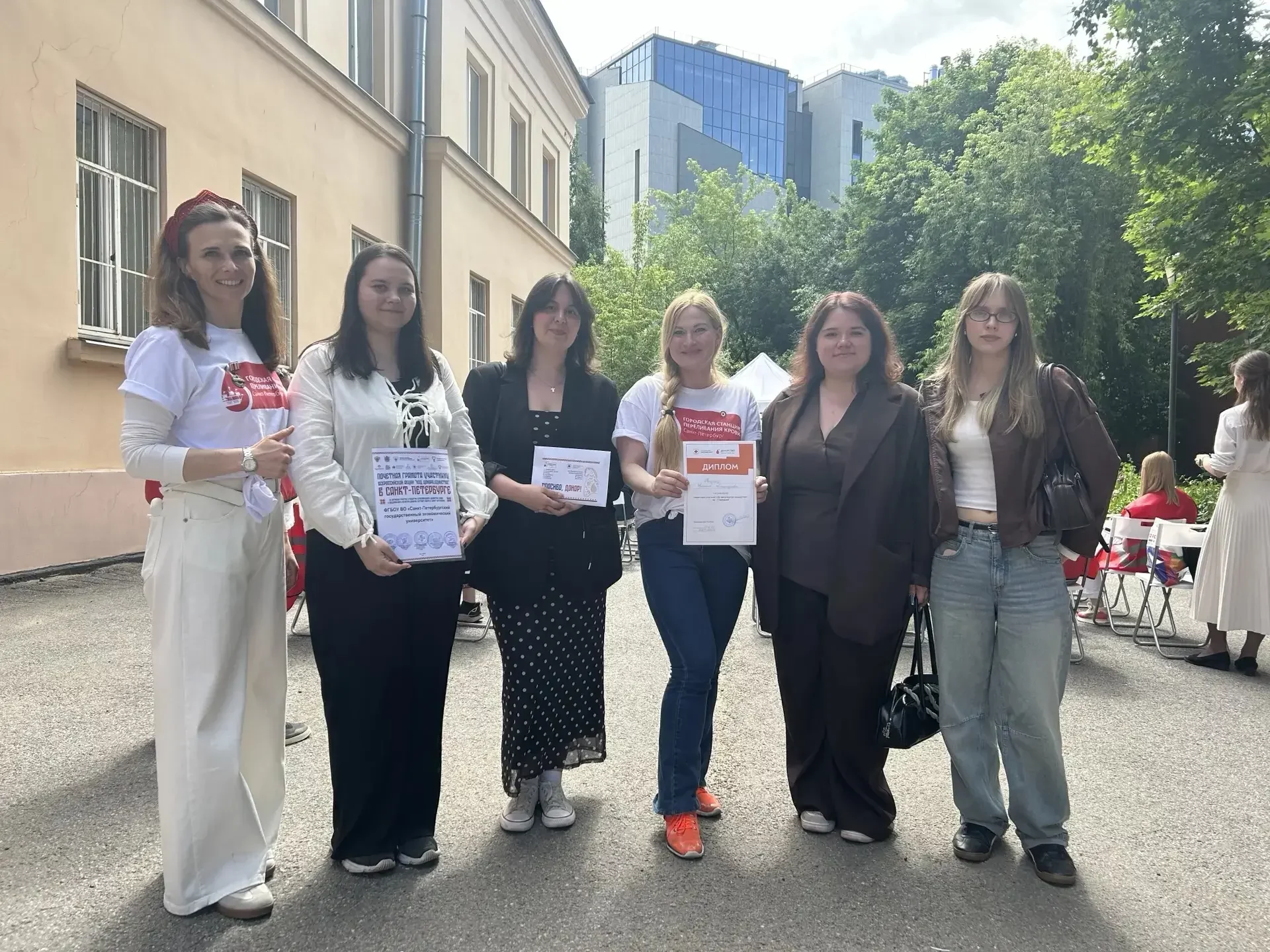 СПбГЭУ вручили благодарственное письмо за&nbsp;вклад в&nbsp;развитие донорского движения
