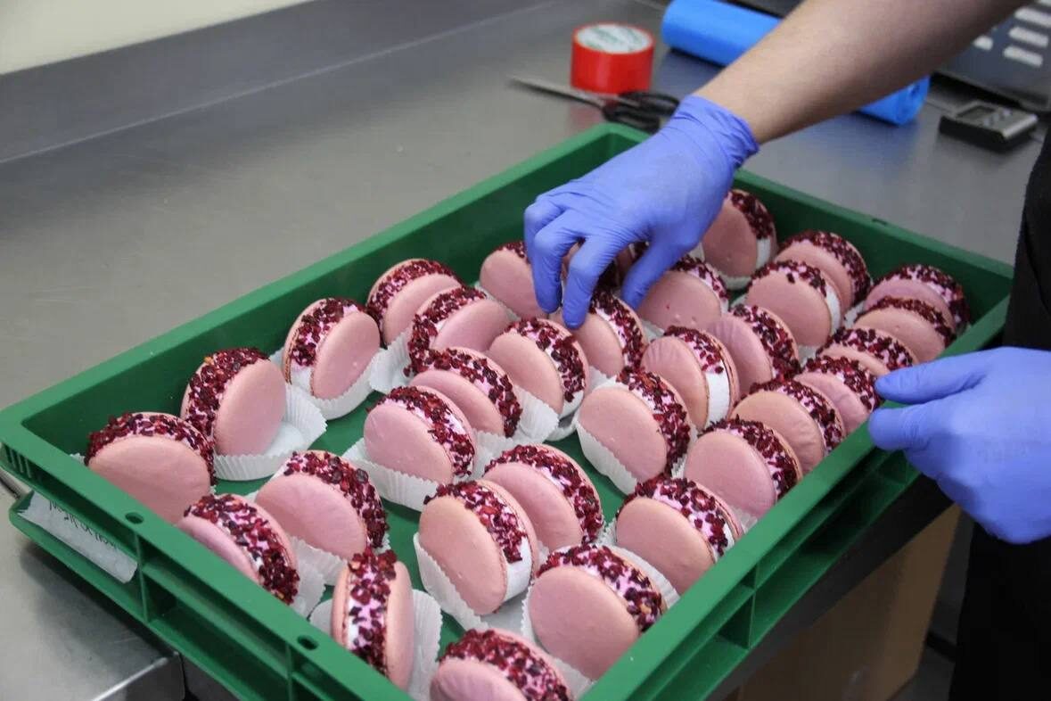 Студенты посетили с&nbsp;экскурсией кондитерскую фабрику «Macaronika»
